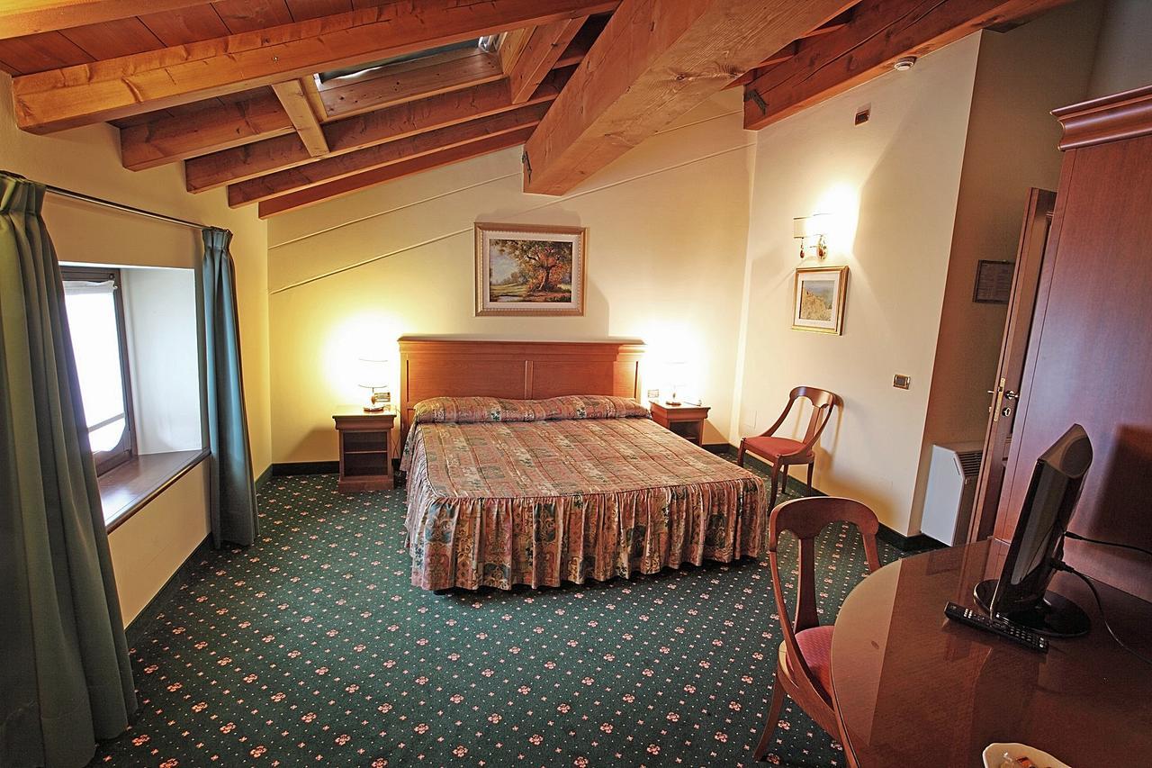 Hotel Faccioli Valeggio sul Mincio Exterior photo